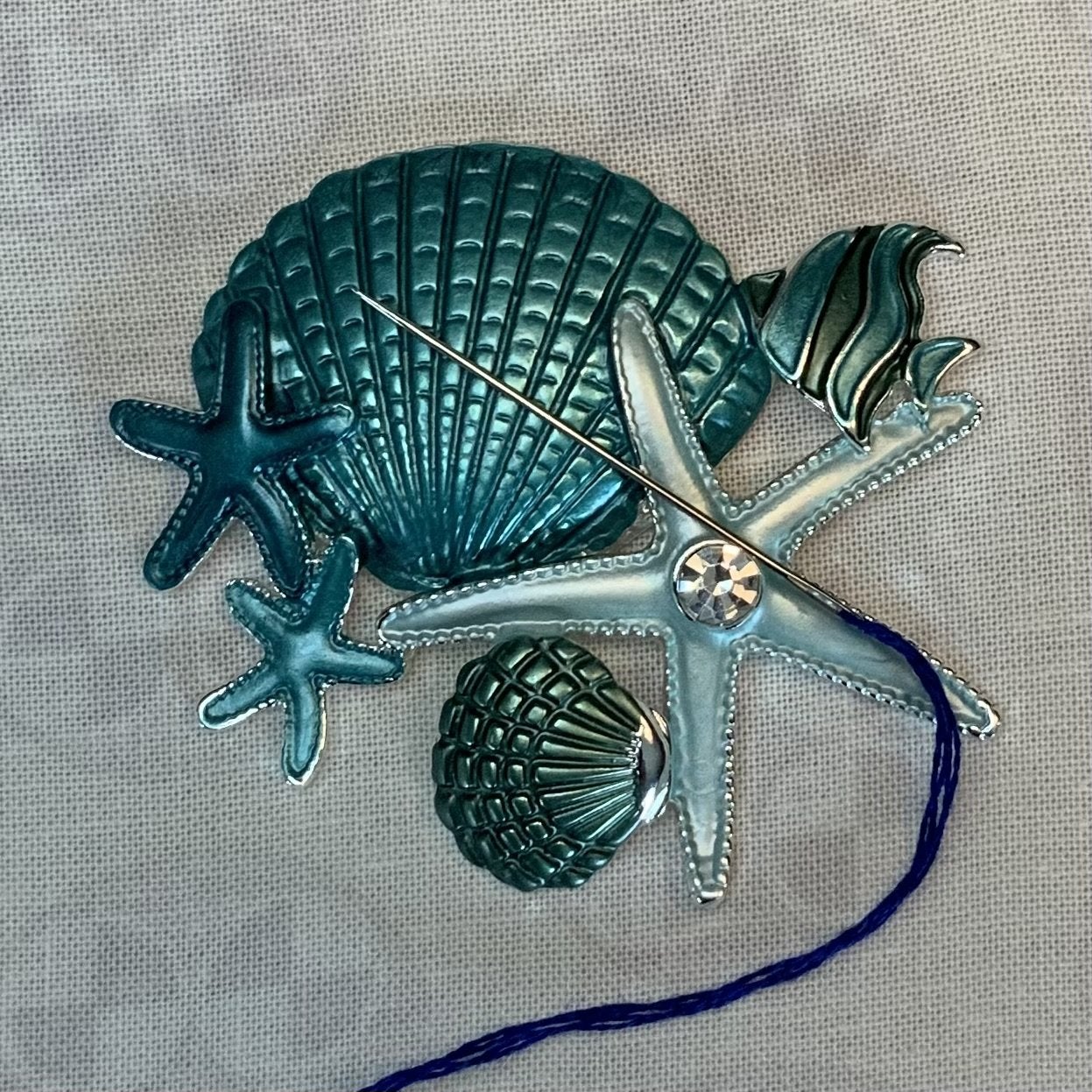 009-2 SeaShell Needle Nanny