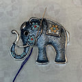 009-2 Elephant Needle Nanny